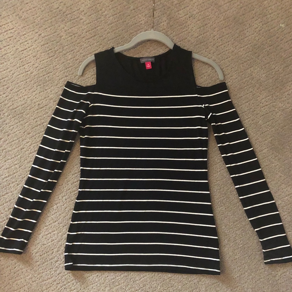 Vince Camino black& white top